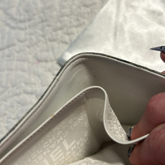 Chanel lucky charm used very good condition no box or tag c has a small scratch - Picture 4 of 4